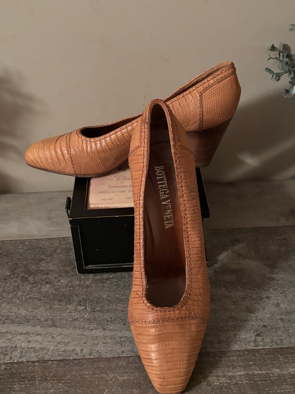 BITTEGA VENETA VINTAGE TEXTURED TAN BLock  HEEL PUMPS SIZE 8AA